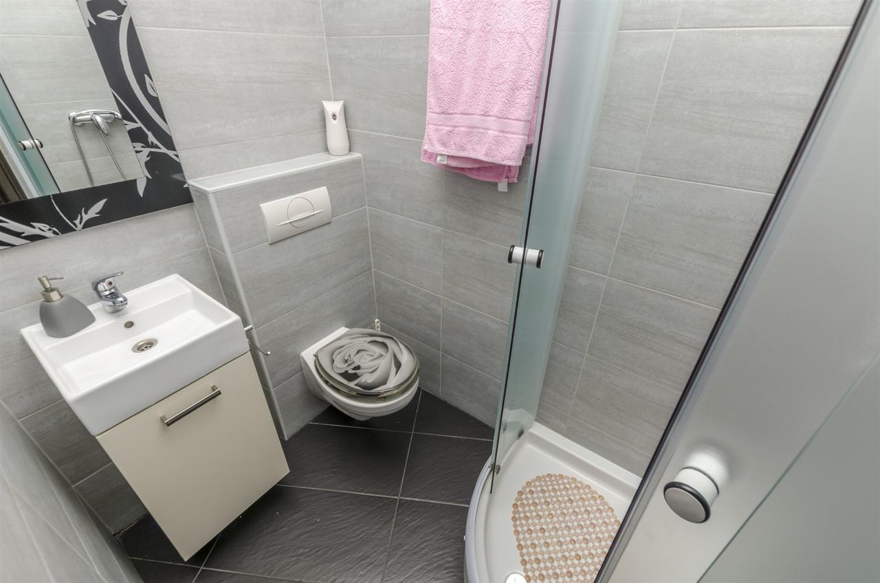 Apartment Antonela 奥米什 外观 照片